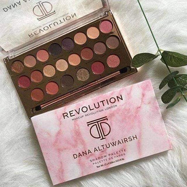 18 Colors Revolution Eyeshadow Kit