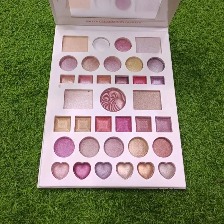 Huxia Beauty Shimmery Eyeshadow Palette