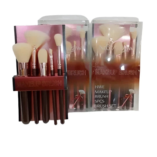 Noor Alazwi Makeup Brush