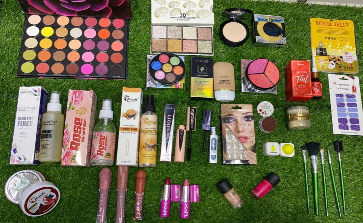Complete Makeup Kit ( Pcs 23 )