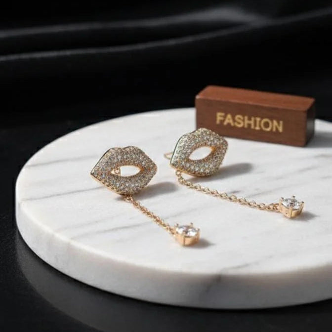 Gold Lips Pearl Drop Earrings – Glamorous Elegance with a Playful Twist