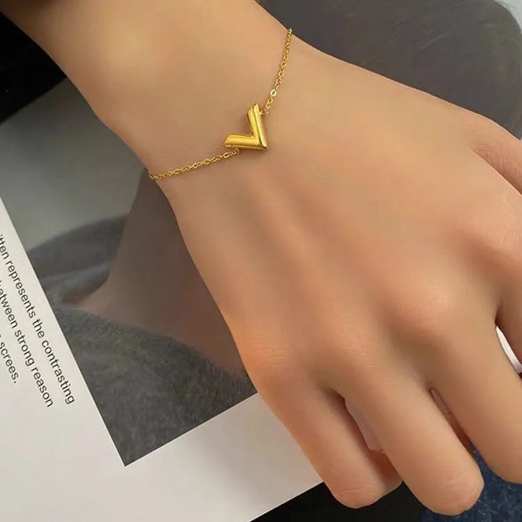 Luxury Design Stainless Steel Letter V Bracelet